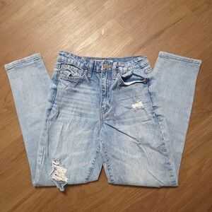 YMI Dream Light Wash Distressed Mom Jeans Size 5/27